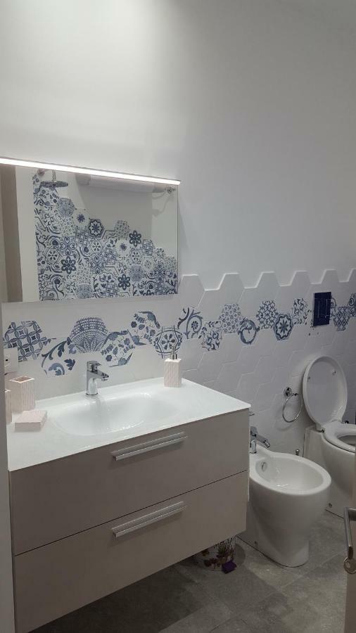 אגרופולי Afrodite Suites Deluxe מראה חיצוני תמונה