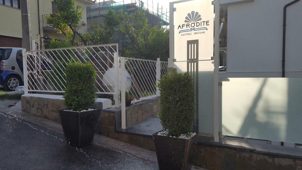 אגרופולי Afrodite Suites Deluxe מראה חיצוני תמונה