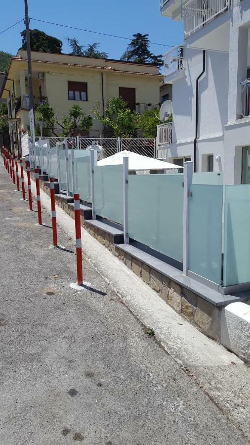 אגרופולי Afrodite Suites Deluxe מראה חיצוני תמונה