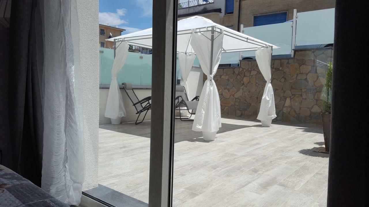 אגרופולי Afrodite Suites Deluxe מראה חיצוני תמונה