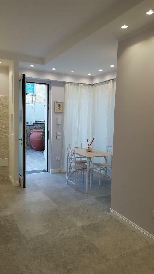 אגרופולי Afrodite Suites Deluxe מראה חיצוני תמונה