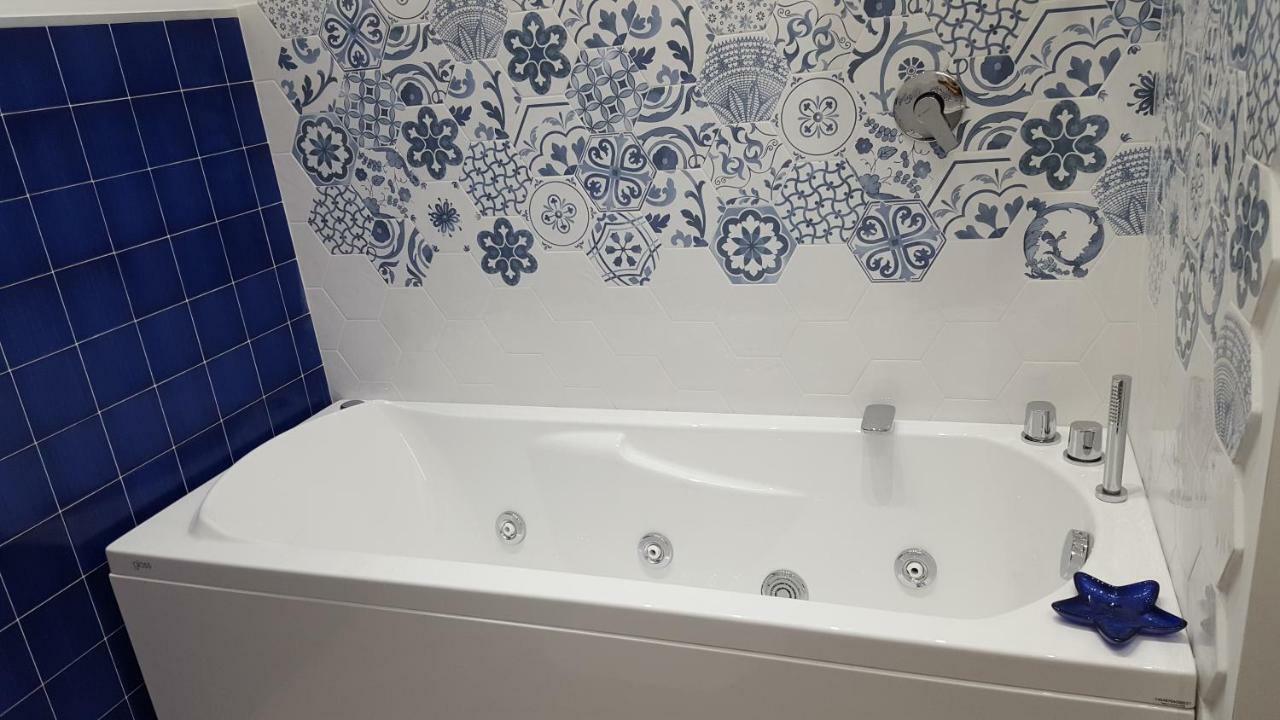 אגרופולי Afrodite Suites Deluxe מראה חיצוני תמונה