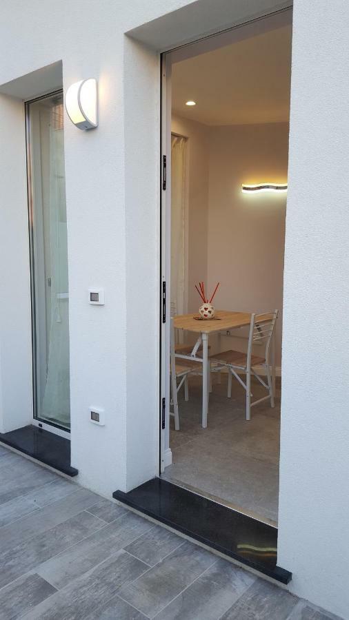 אגרופולי Afrodite Suites Deluxe מראה חיצוני תמונה