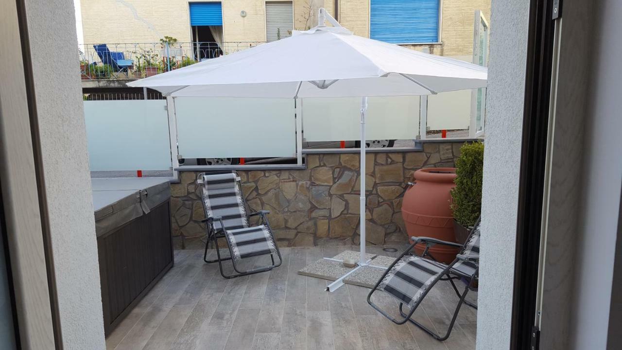 אגרופולי Afrodite Suites Deluxe מראה חיצוני תמונה