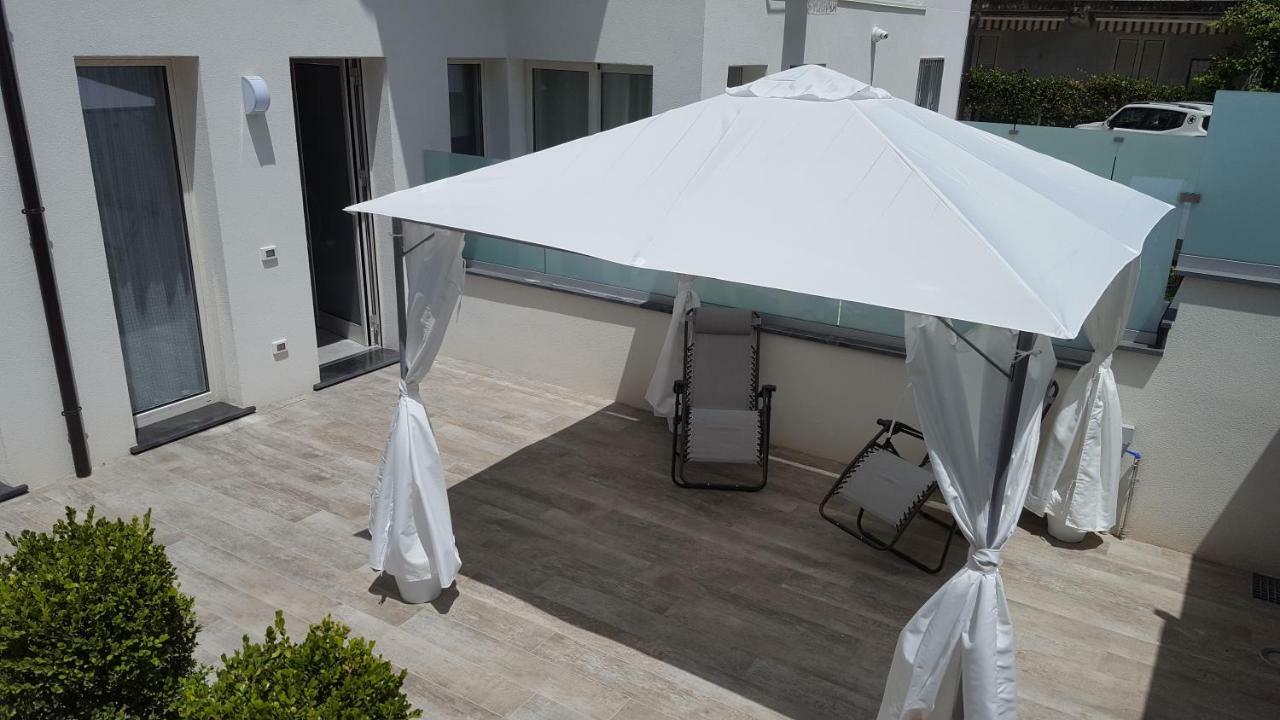 אגרופולי Afrodite Suites Deluxe מראה חיצוני תמונה