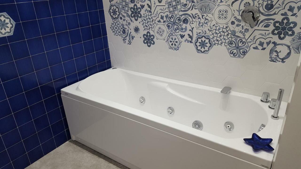 אגרופולי Afrodite Suites Deluxe מראה חיצוני תמונה